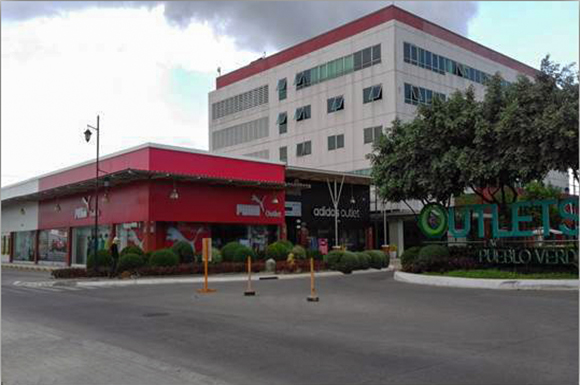 Commercial Pueblo Verde 01